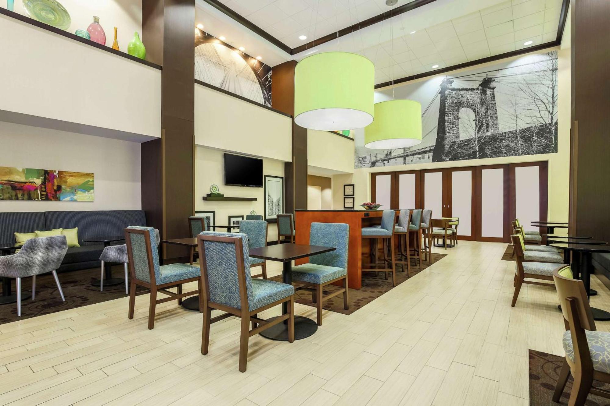 Hampton Inn & Suites Wheeling - The Highlands Triadelphia Eksteriør bilde